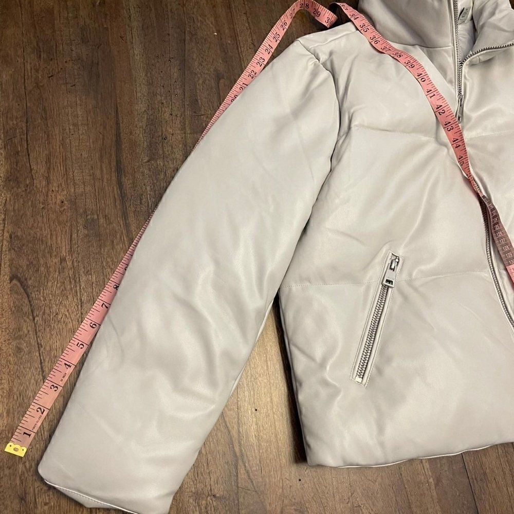 Levi's Puffer Jacket   - Picture 8 of 12